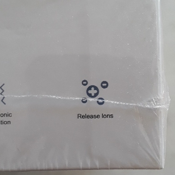 NEW Intense Pulsed Light Wrinkle Reducing Device - Sealed Box - Picture 13 of 17